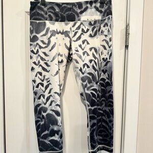 Lululemon Animal Patterned Crop Leggings